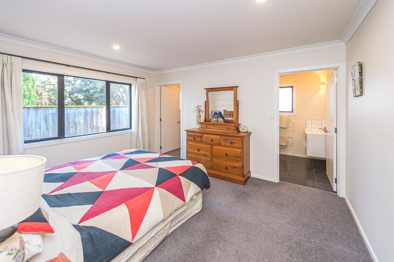 Photo of property in 28 Purnell Street, College Estate, Whanganui, 4500