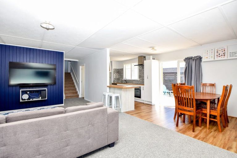 Photo of property in 10 Fairbrother Street, Carterton, 5713