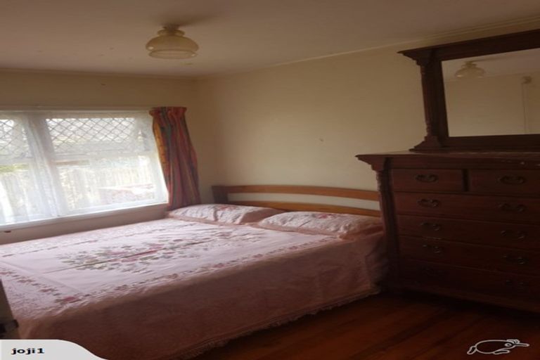 Photo of property in 1/4 Roseburn Place, Pakuranga, Auckland, 2010
