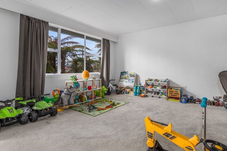 Photo of property in 13 Bowen Street, Levin, 5510