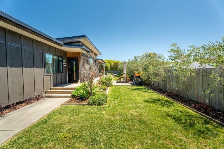 Photo of property in 12 Broadsea Avenue, Ruby Bay, Mapua, 7005