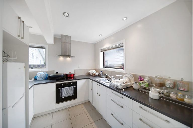 Photo of property in 12 Ronald Place, Manurewa, Auckland, 2102