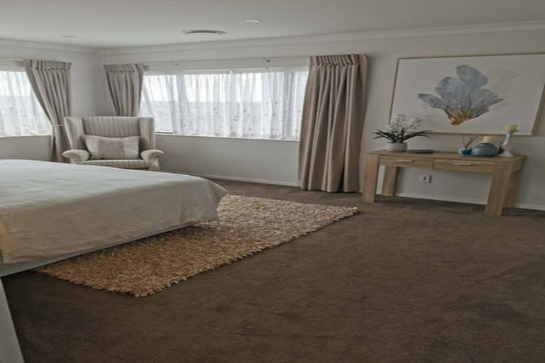 Photo of property in 8 Pennant Street, Long Bay, Auckland, 0630