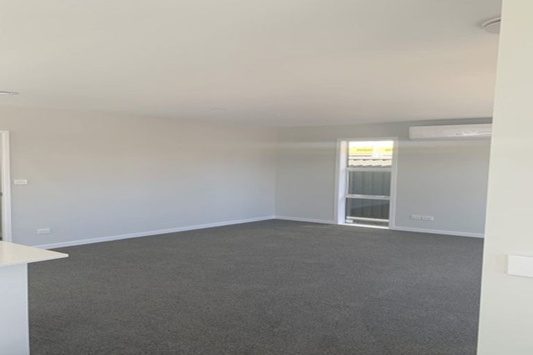 Photo of property in 35 Karearea Avenue, Kenepuru, Porirua, 5022