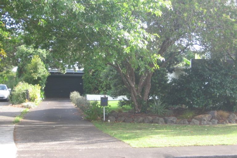 Photo of property in 88 Exmouth Road, Northcote, Auckland, 0627