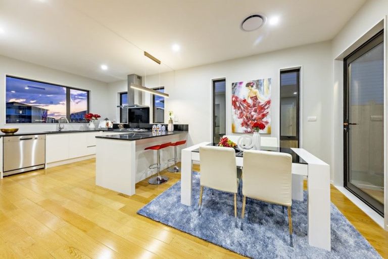 Photo of property in 4 Pahekeheke Road, Karaka, Papakura, 2113