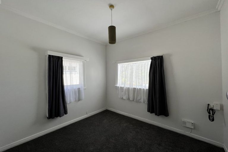 Photo of property in 4/5 Benares Street, Khandallah, Wellington, 6035