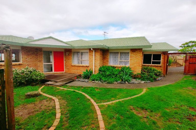 Photo of property in 79 Garton Drive, Massey, Auckland, 0614