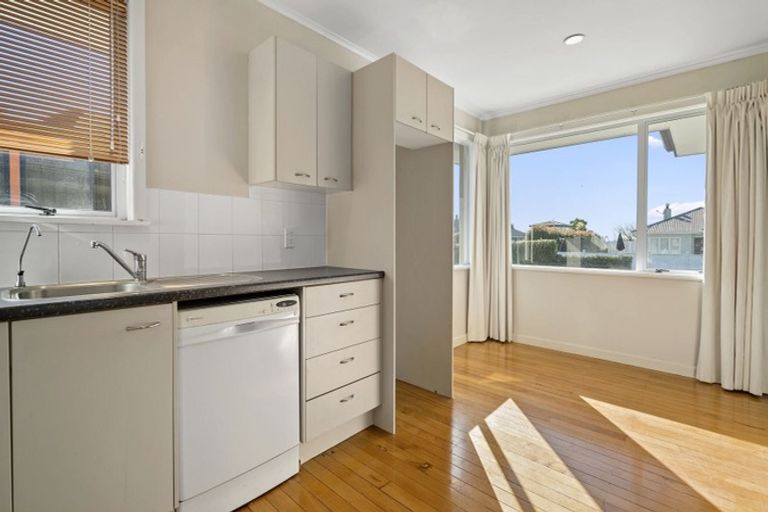 Photo of property in 2b Karaka Road, Otumoetai, Tauranga, 3110