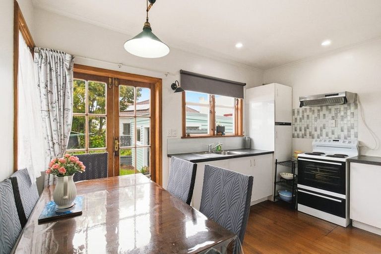 Photo of property in 637 Evans Bay Parade, Kilbirnie, Wellington, 6022