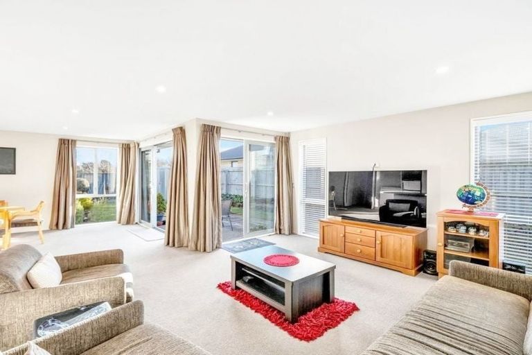 Photo of property in 28 Northwater Drive, Northwood, Christchurch, 8051