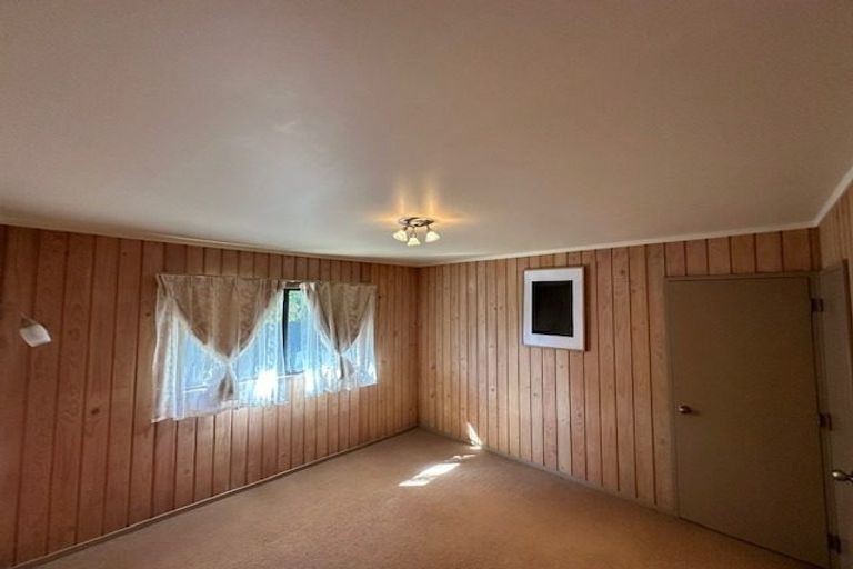 Photo of property in 1/4 Westpark Drive, West Harbour, Auckland, 0618
