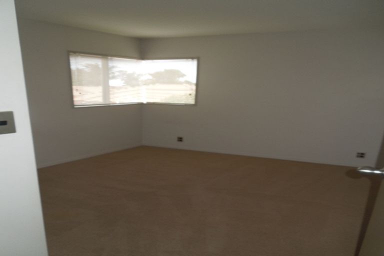 Photo of property in 11/103 Swanson Road, Henderson, Auckland, 0610