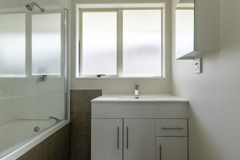 Photo of property in 100e Parrs Cross Road, Henderson, Auckland, 0612