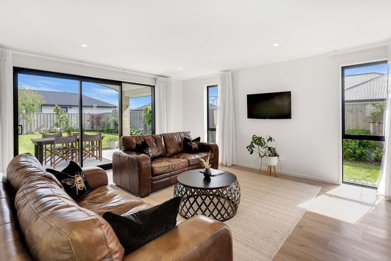 Photo of property in 117 Shillingford Boulevard, Rolleston, 7615