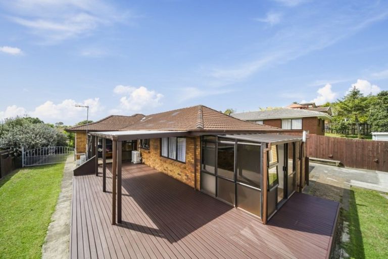 Photo of property in 94 Dalwhinnie Parade, Highland Park, Auckland, 2010