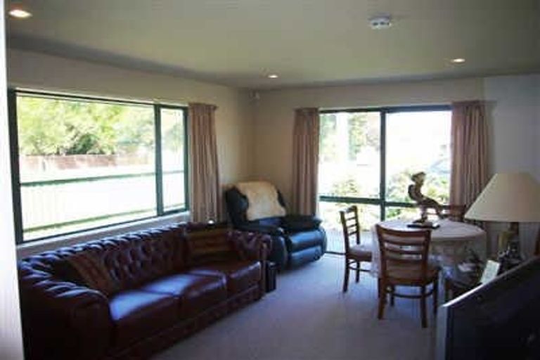 Photo of property in 12/295 Pages Road, Wainoni, Christchurch, 8061