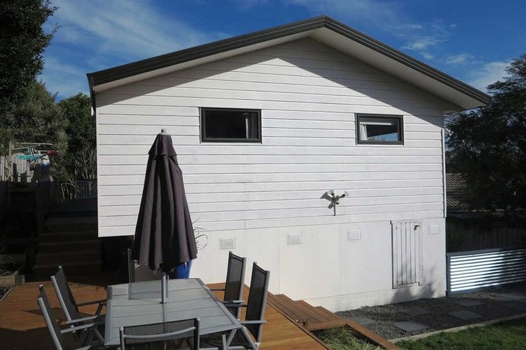 Photo of property in 2/29 Beaudine Avenue, Glenfield, Auckland, 0629