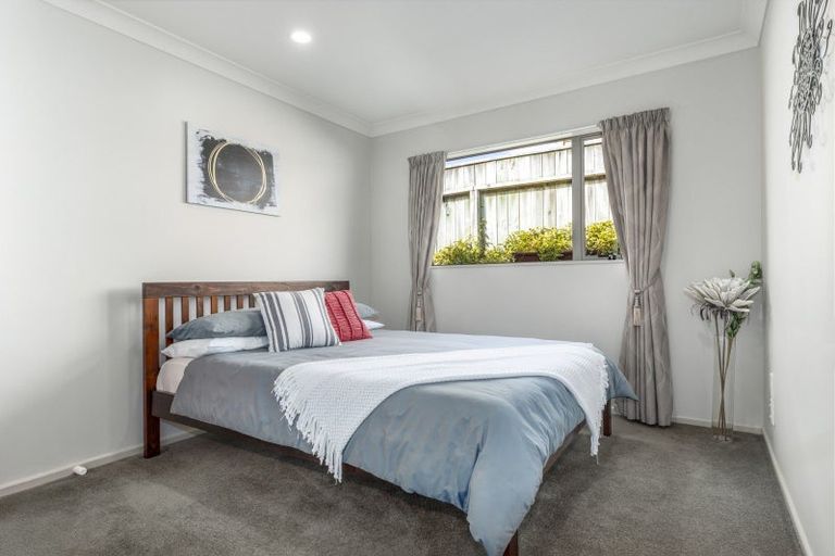 Photo of property in 31 Staithes Drive North, Whitby, Porirua, 5024
