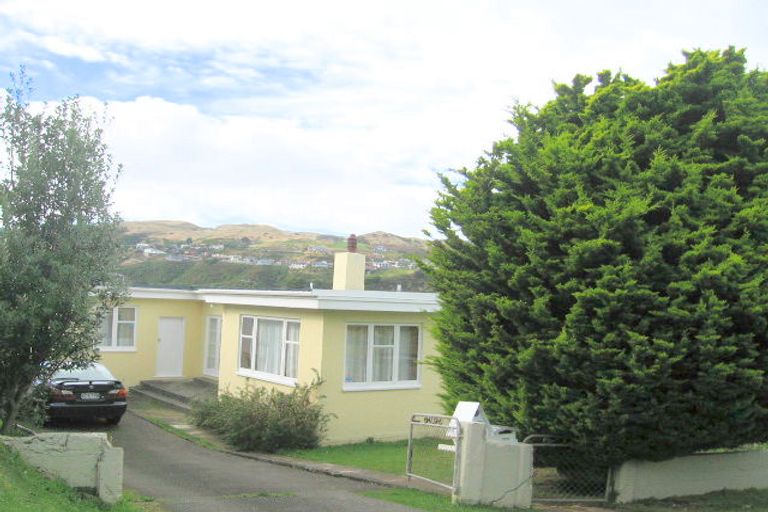 Photo of property in 8 Hampton Hill Road, Tawa, Wellington, 5028