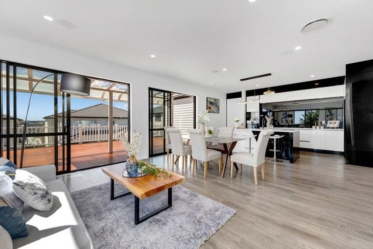 Photo of property in 10 Ripa Street, Flat Bush, Auckland, 2019