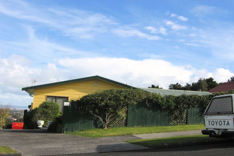 Photo of property in 23 Calluna Crescent, Totara Heights, Auckland, 2105