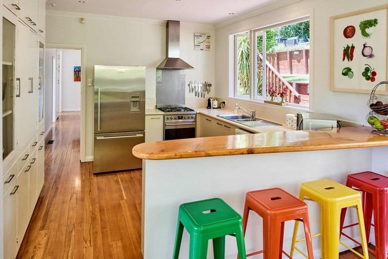 Photo of property in 35 Walter Road, Lowry Bay, Lower Hutt, 5013