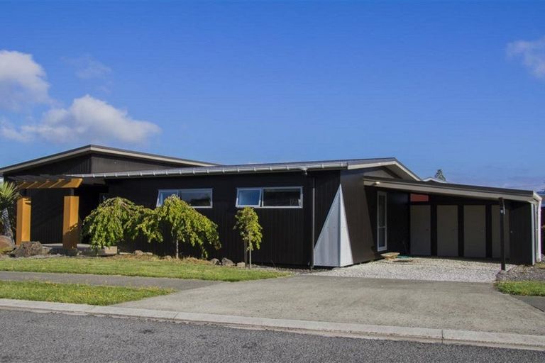 Photo of property in 2 Snowmass Drive, Ohakune, 4625