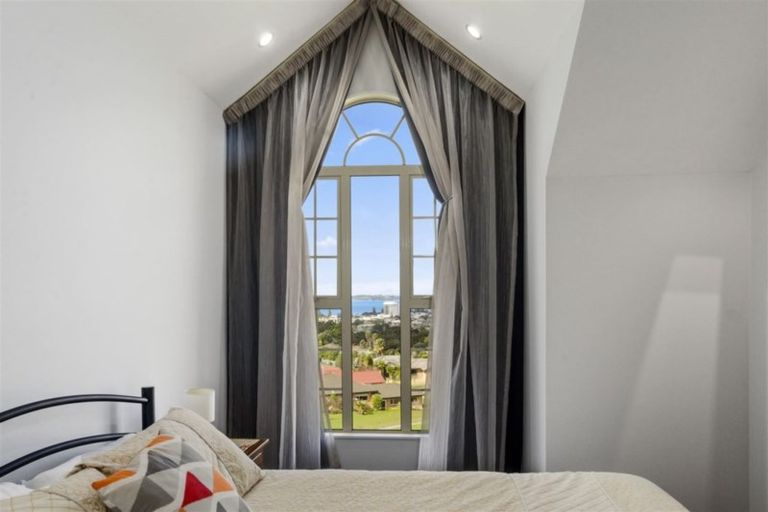 Photo of property in 64 Waldorf Crescent, Orewa, 0931