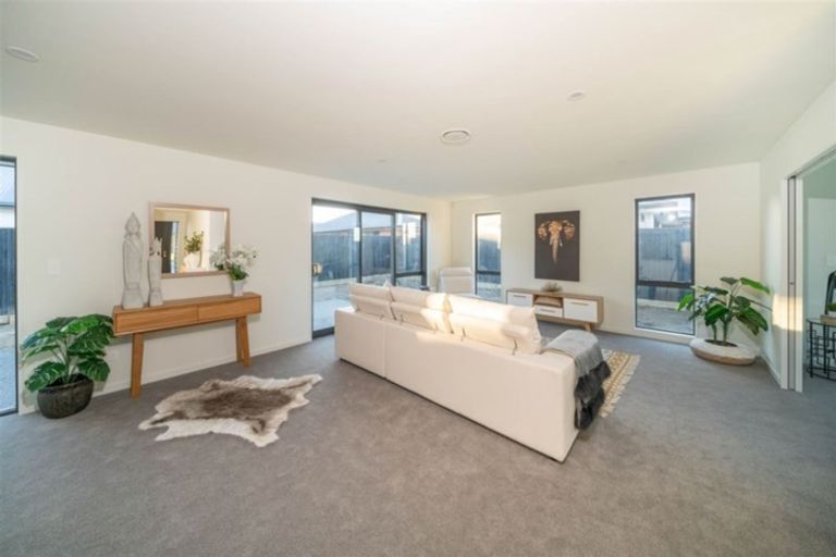 Photo of property in 84 Riverstone Drive, Riverstone Terraces, Upper Hutt, 5018