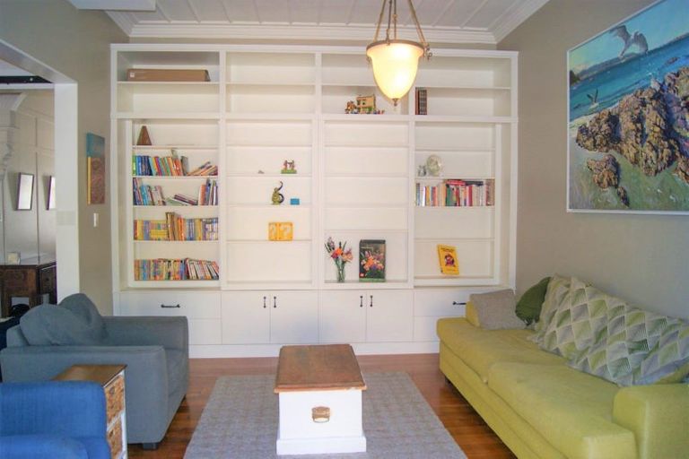 Photo of property in 122a Derwent Street, Island Bay, Wellington, 6023