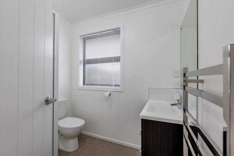 Photo of property in 18 Medallion Court, Kelvin Grove, Palmerston North, 4414