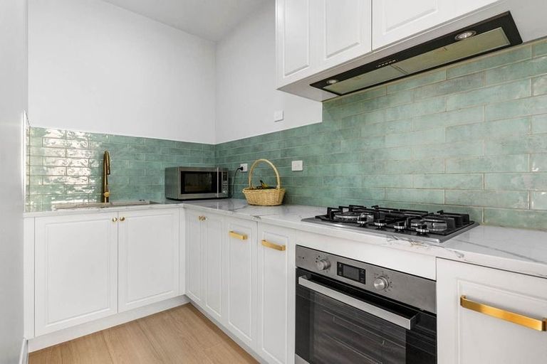 Photo of property in 9 Fisk Road, Pukekohe, 2120