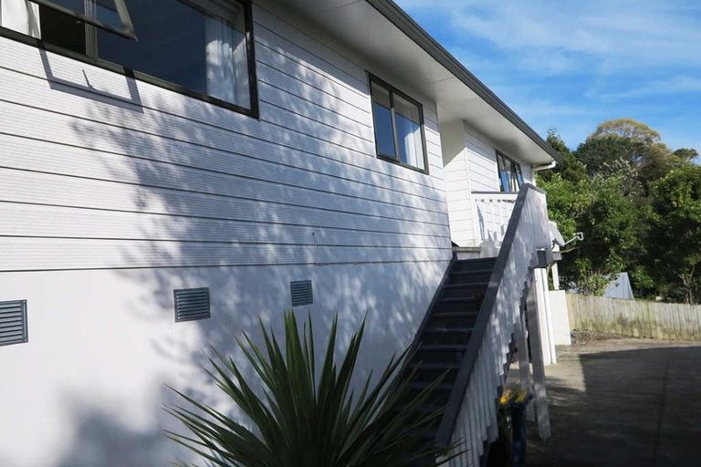 Photo of property in 2/29 Beaudine Avenue, Glenfield, Auckland, 0629