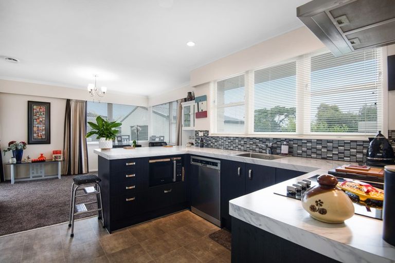 Photo of property in 3 Sutherland Crescent, Westbrook, Palmerston North, 4412