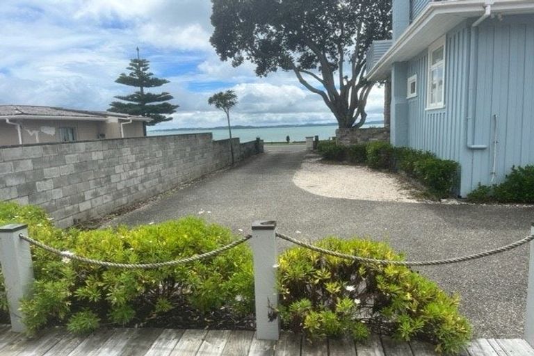 Photo of property in 48 The Esplanade, Eastern Beach, Auckland, 2012