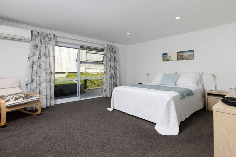 Photo of property in 18 Ellesmere Close, Pyes Pa, Tauranga, 3112