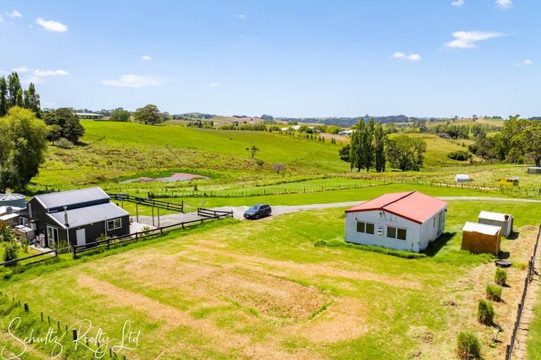 Photo of property in 35 Minnie Casey Rise, Matakohe, 0593