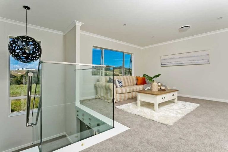 Photo of property in 37 Johns Creek Crescent, Silverdale, 0932