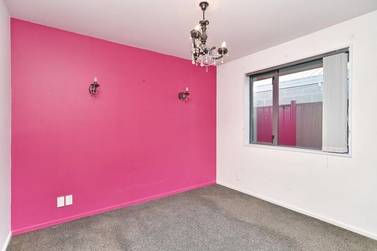 Photo of property in 1/123 Sawyers Arms Road, Northcote, Christchurch, 8052