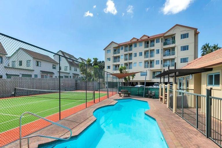 Photo of property in Ellerslie Court, 2/3c Harrison Road, Mount Wellington, Auckland, 1060