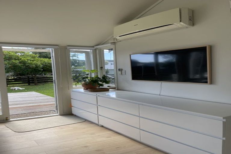 Photo of property in 17a Monument Road, Clevedon, 2582