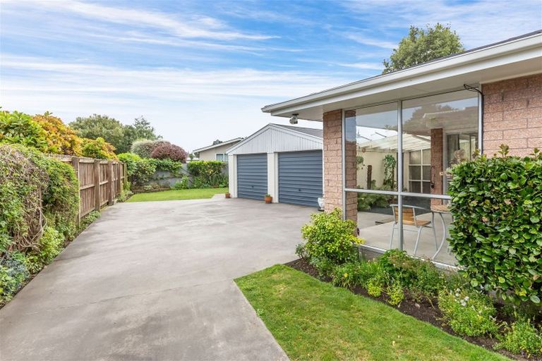Photo of property in 22 Bucknell Street, Sockburn, Christchurch, 8042