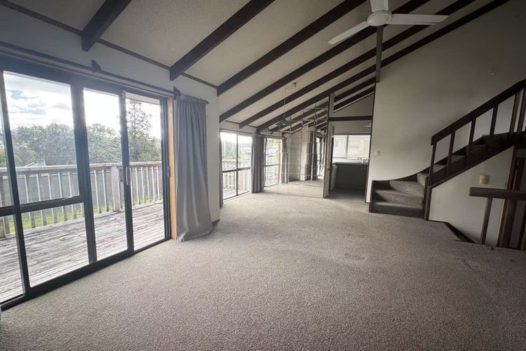 Photo of property in 27 Oaktree Avenue, Browns Bay, Auckland, 0630