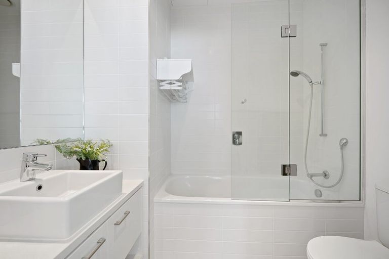 Photo of property in Sentinel Apartments, 401/3 Northcroft Street, Takapuna, Auckland, 0622