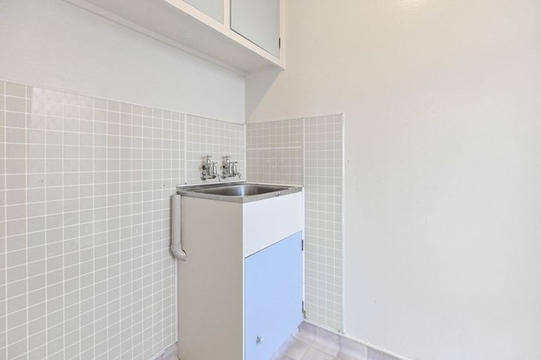 Photo of property in 1/403 Sylvan Road, Parkvale, Hastings, 4122