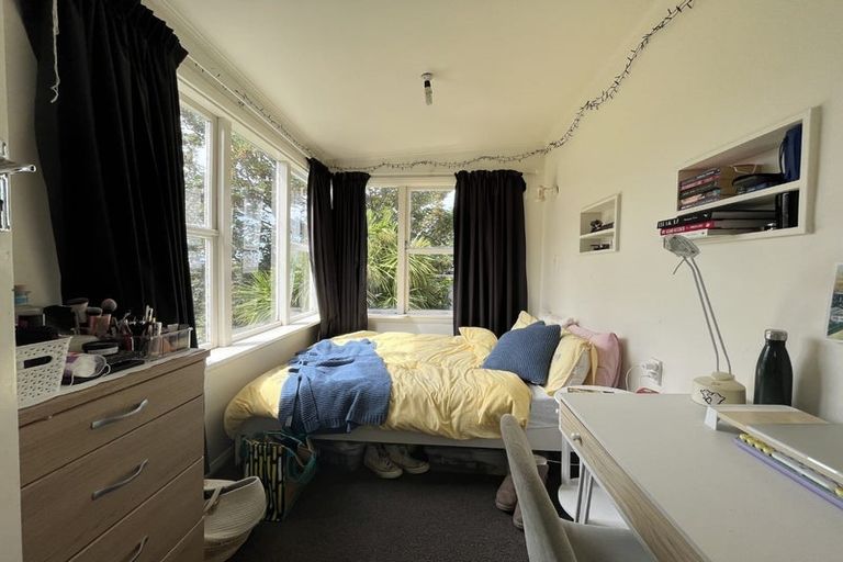 Photo of property in 151 Kelburn Parade, Kelburn, Wellington, 6012