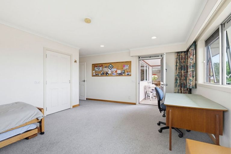 Photo of property in 25 Barraud Place, Pukehangi, Rotorua, 3015