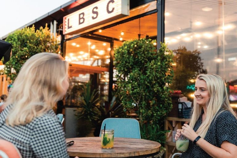 Photo of property in 2 Streamview Way, Long Bay, Auckland, 0630