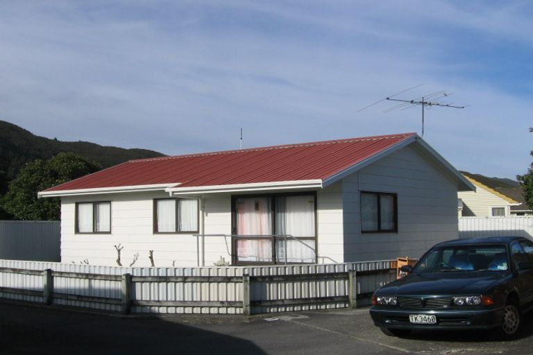 Photo of property in 20 Deckston Grove, Taita, Lower Hutt, 5011